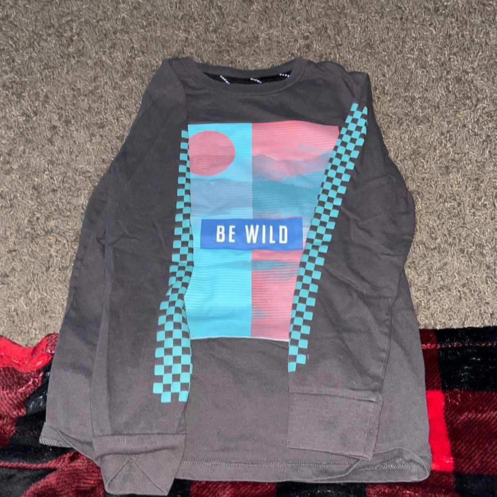 Kids Long sleeved Shirt, “Be Wild”.